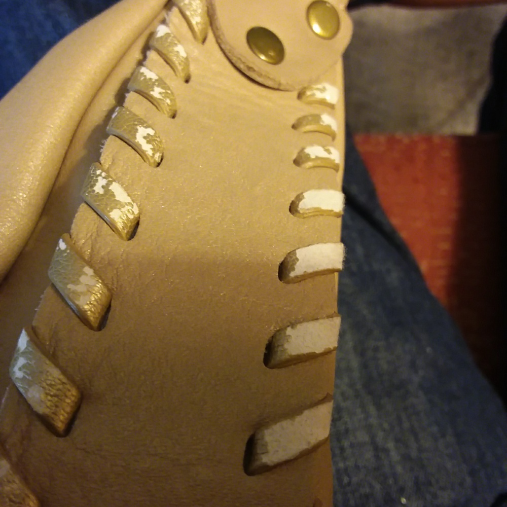 FOSSIL handbag like new. - Picture 7 of 7